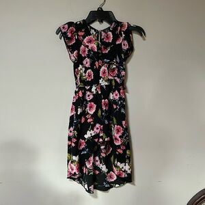 Girls size m 7/8 hi low dress with shorts. Floral. Great condition